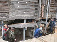 фото 24. «Волновая» разборка сруба церкви с использованием системы лифтинга и домкратов фото 24. «Волновая» разборка сруба церкви с использованием системы лифтинга и домкратов
