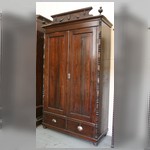 Шкаф платяной двухстворчатый