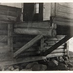 Церковь св. Варвары, с. Яндомозеро. Консоли северного крыльца.