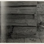 Церковь св. Варвары, с. Яндомозеро. След от скамьи в трапезной