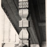 Покровская церковь, о. Кижи. Один из восстановленных столбов.