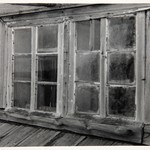 Преображенская церковь, о. Кижи. Окно второго света, искажённое обшивкой. Западный придел.