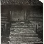 л. 30. Дом Мемоева, с. Вешкелицы. Первая половина 1950-х гг.(?) Въезд на сарай