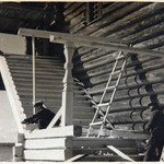 л. 11 об. Успенская церковь, г. Кондопога. 1949 г.(?) Южное крыльцо в процессе реставрации
