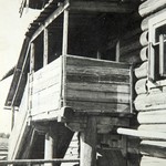 л. 25. Дом Птицына, д. Корбозеро. А.В. Ополовников. 1947 г.(?) Крыльцо
