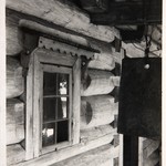 Часовня Петра и Павла, д. Волкостров. Северное окно старых сеней.
