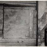 Церковь Петра и Павла, с. Лычный Остров. Оконные и дверные проёмы. Заложенное волоковое окно в четверике.