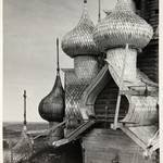 Преображенская церковь, о. Кижи. Главы и бочки в процессе реставрации.