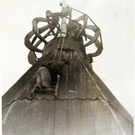 л. 19. Успенская церковь, г. Кондопога. 1949 г.(?) Главка в процессе реставрации