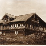 л. 14. Дом Ошевнева, о. Кижи. Первая половина 1950-х гг. Вид с юго-запада