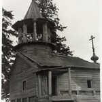 л. 11. Часовня Кирика и Иулиты, д. Воробьи. Первая половина 1950-х гг. Фрагмент звонницы и крыльца