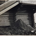 Успенская церковь, г. Кондопога. Северное крыльцо в процессе реставрации. Фрагмент сруба под крыльцом.
