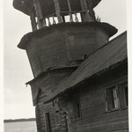 л. 13. Часовня Знамения Богородицы, д. Корба. Первая половина 1950-х гг. Фрагмент звонницы