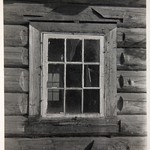 Покровская церковь в Кижах. Подлинная форма оконных проёмов (северное окно сеней).