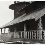 л. 9. Часовня Петра и Павла, д. Волкостров. 1953-1956 гг. Фрагмент галереи южного фасада после реставрации