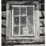 Покровская церковь, о. Кижи. Подлинная форма оконного проёма (южное окно в сенях).