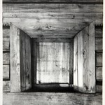 Часовня Петра и Павла, д. Волкостров. Южное окно новых сеней. Вид изнутри.