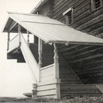 л. 11 об. Успенская церковь, г. Кондопога. 1949 г.(?) Южное крыльцо после реставрации