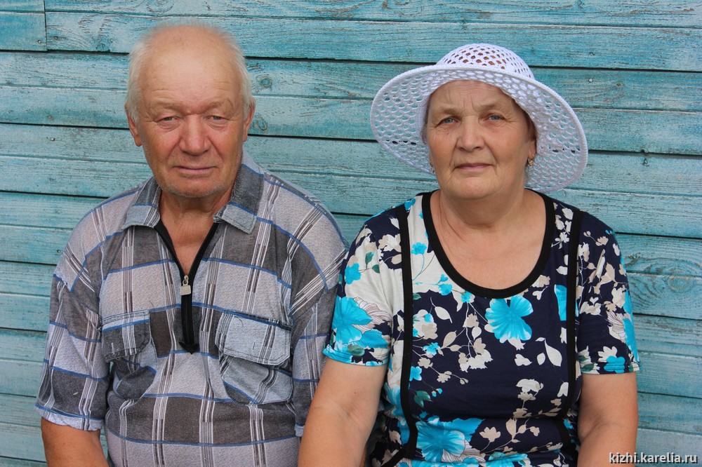 Деревня Посад. Жорж Викторович и Раиса Дмитриевна (в девичестве Степанова) Кривилевы
