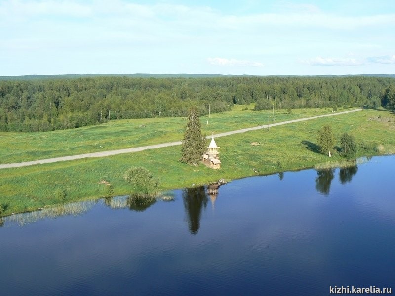 Часовня св. Косьмы и Даминиана (XVIII в.) а деревне Узкие, Заонежье