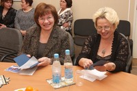 Члены Совета клуба Н. И. Винокурова и Л. Н. Полищук