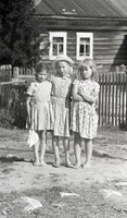 Фондовый предмет — в интернет: фотонегативы юных поморок