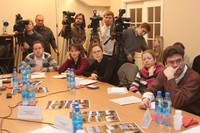 Во время пресс-конференции Во время пресс-конференции