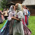 Отправляясь в путешествие на остров Кижи, запланируйте встречу с фольклорным коллективом